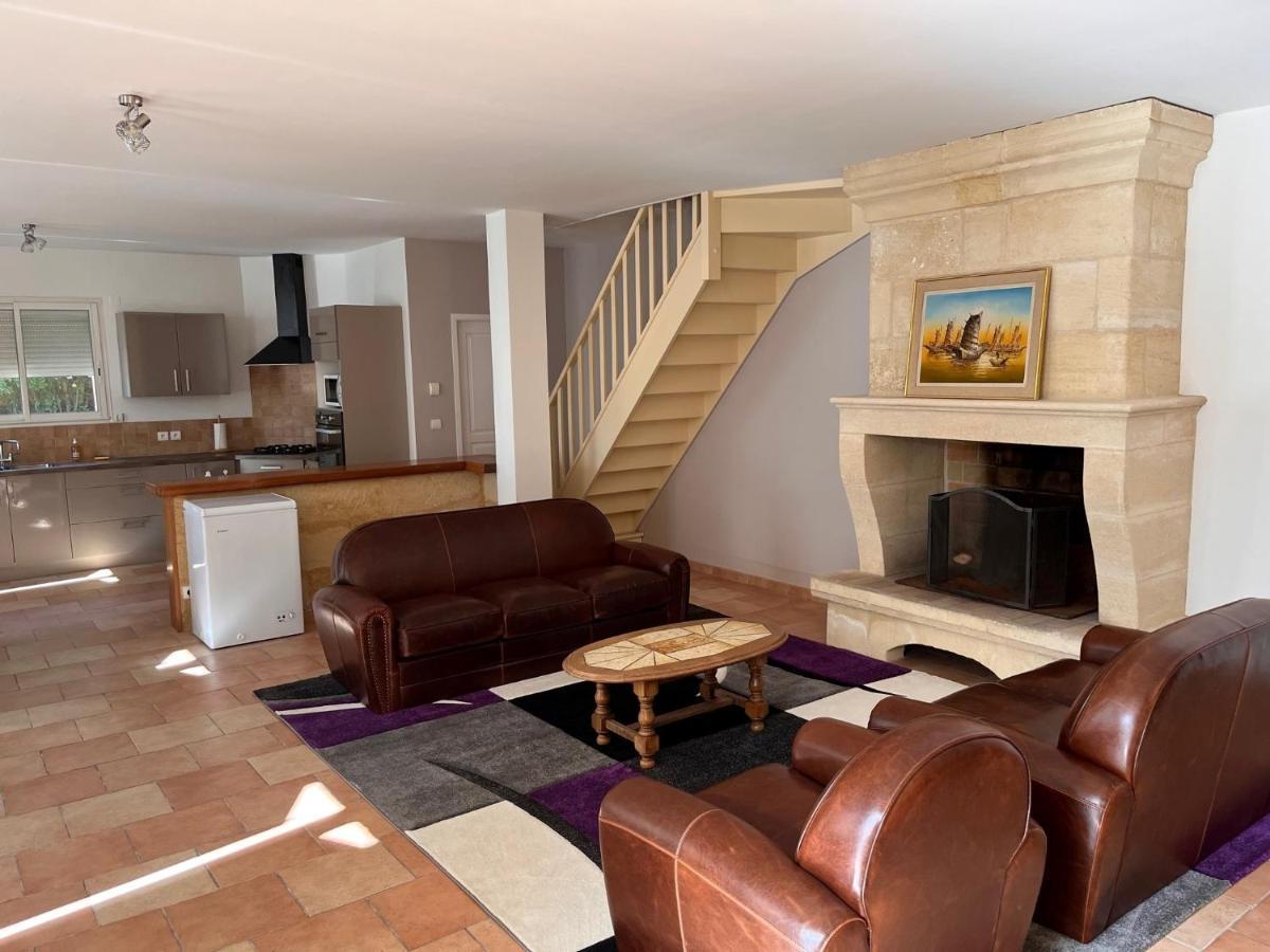 Domaine clos et arboré de 3 ha avec deux maisons Lamothe-Montravel Exterior foto